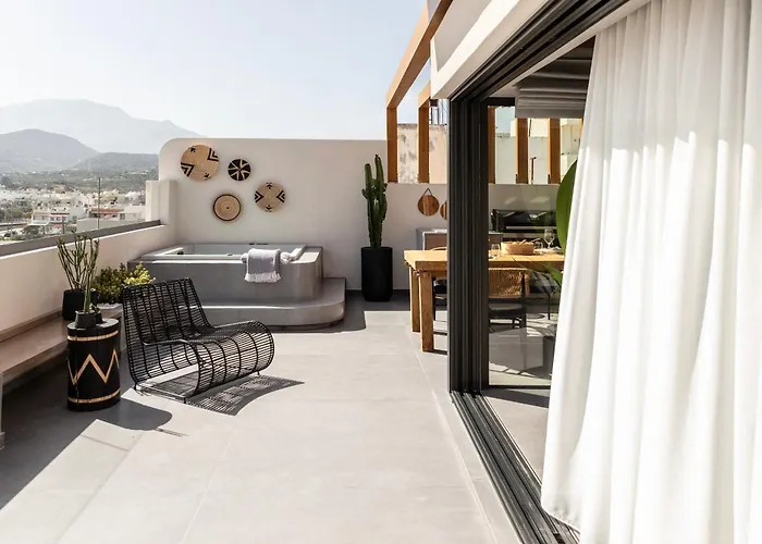The Sand City Apartment With Outdoor Hot Tub