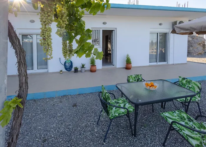 Stefanos House Stegna