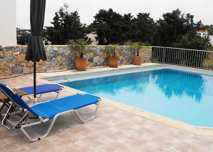 Christinas Summer House With Pool In Kefalas
