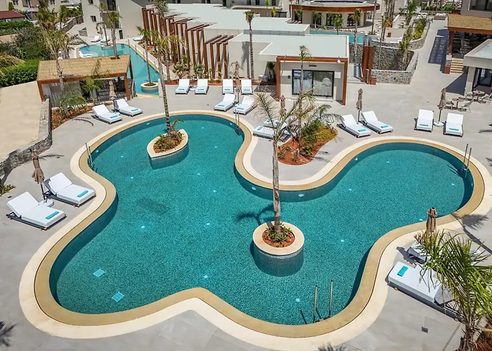 Noble Hotel & Suites - Adults Only