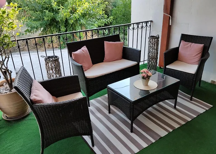 Little Lotus Apartment