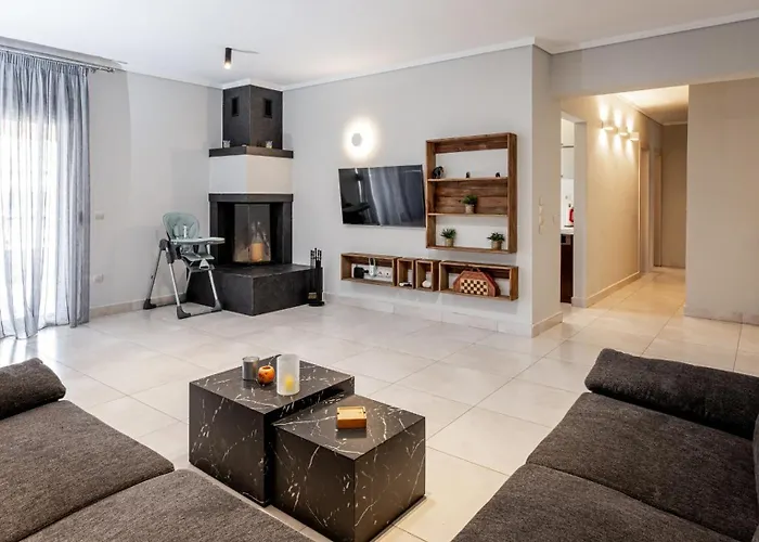Spacious 3-Bedroom Apartment With Wifi, Ac In Charming Kalamaria - Mountain View