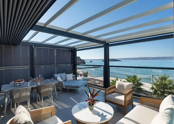 Seagull Luxury Apartment Next To The Sea - By Apokornas Villas