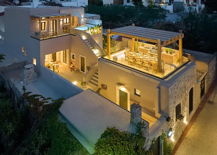 Kaptara Premium Villa, Plunge Pool & Jacuzzis