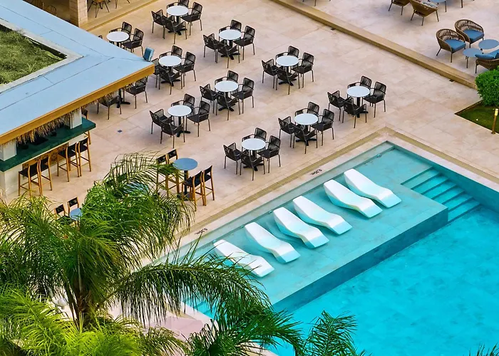Kyknos Beach Hotel & Bungalows