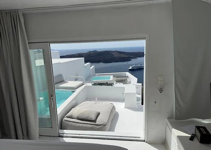 Aesthesis Boutique Villas Fira