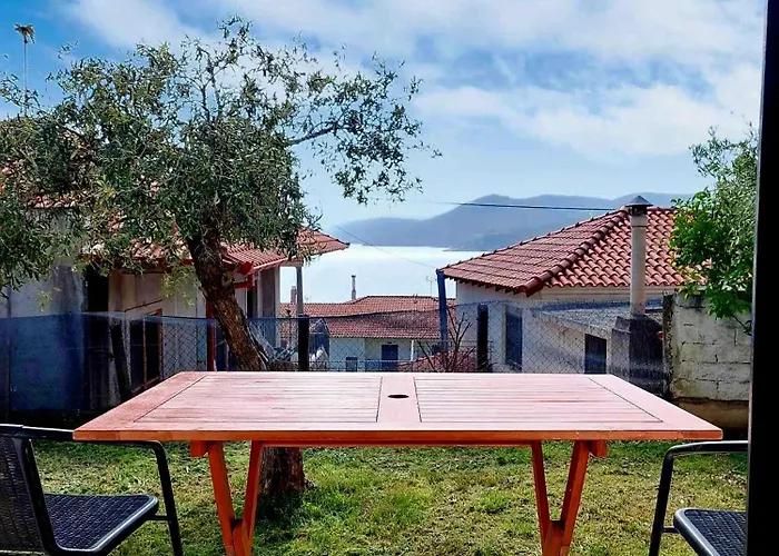 Dora\'S House Comfortable Apartment With A Yard And View