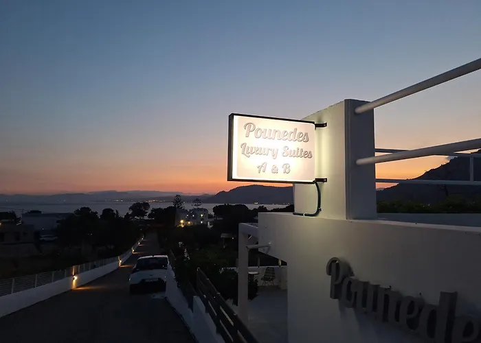 Pounedes Luxury Suites