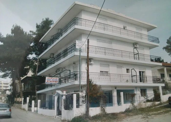 Stavros Rooms And Studios