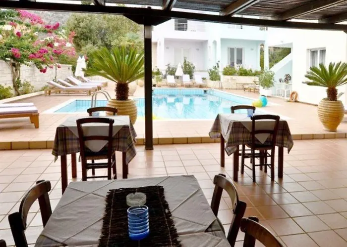 Mari Apartments