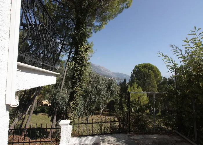 Alexandros Apartments
