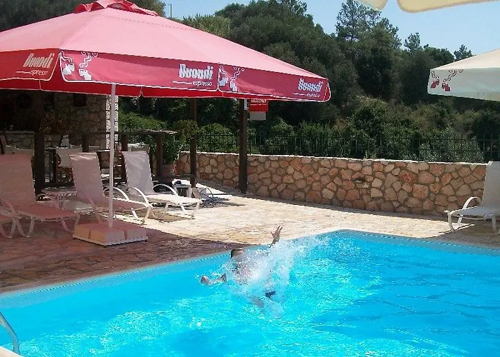 Sarantos Pool Suites