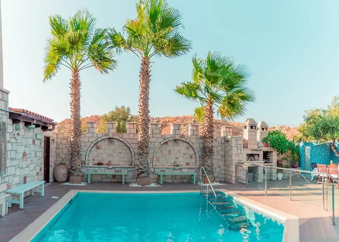 Luxury Villa Karteros