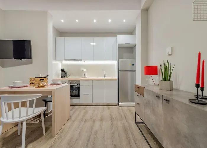 Stylish & Bright Apartment In The City Centre