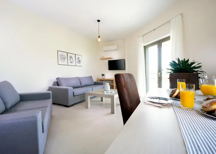 Alexandra Apartment