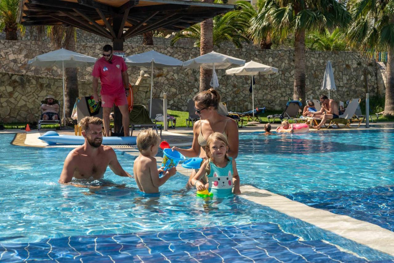 Almyrida Village & Waterpark 3*