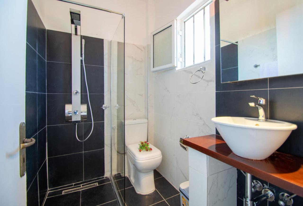Apartment Brunswick Units Near Lagana Beach *