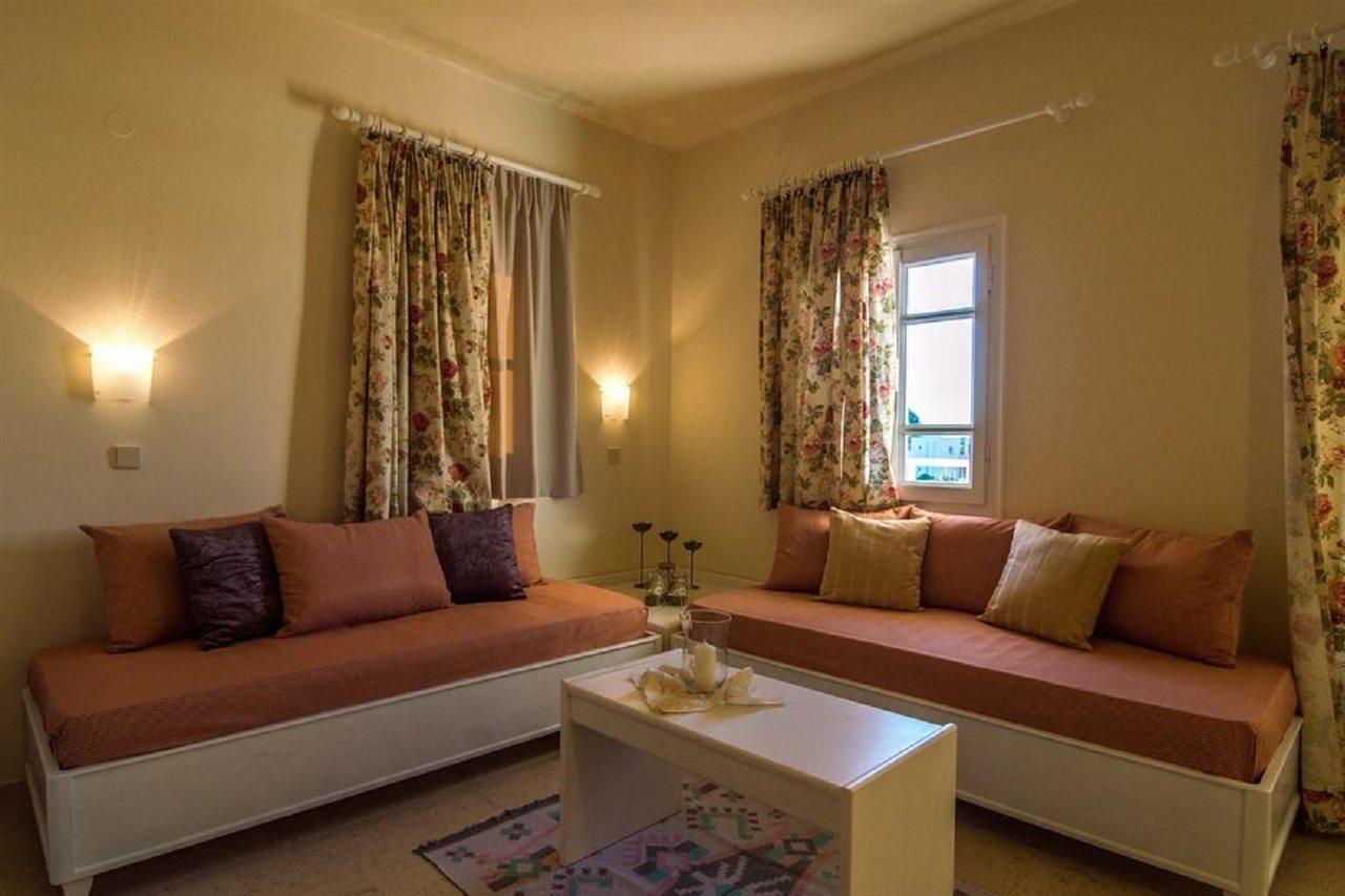 Manolis Aparthotel
