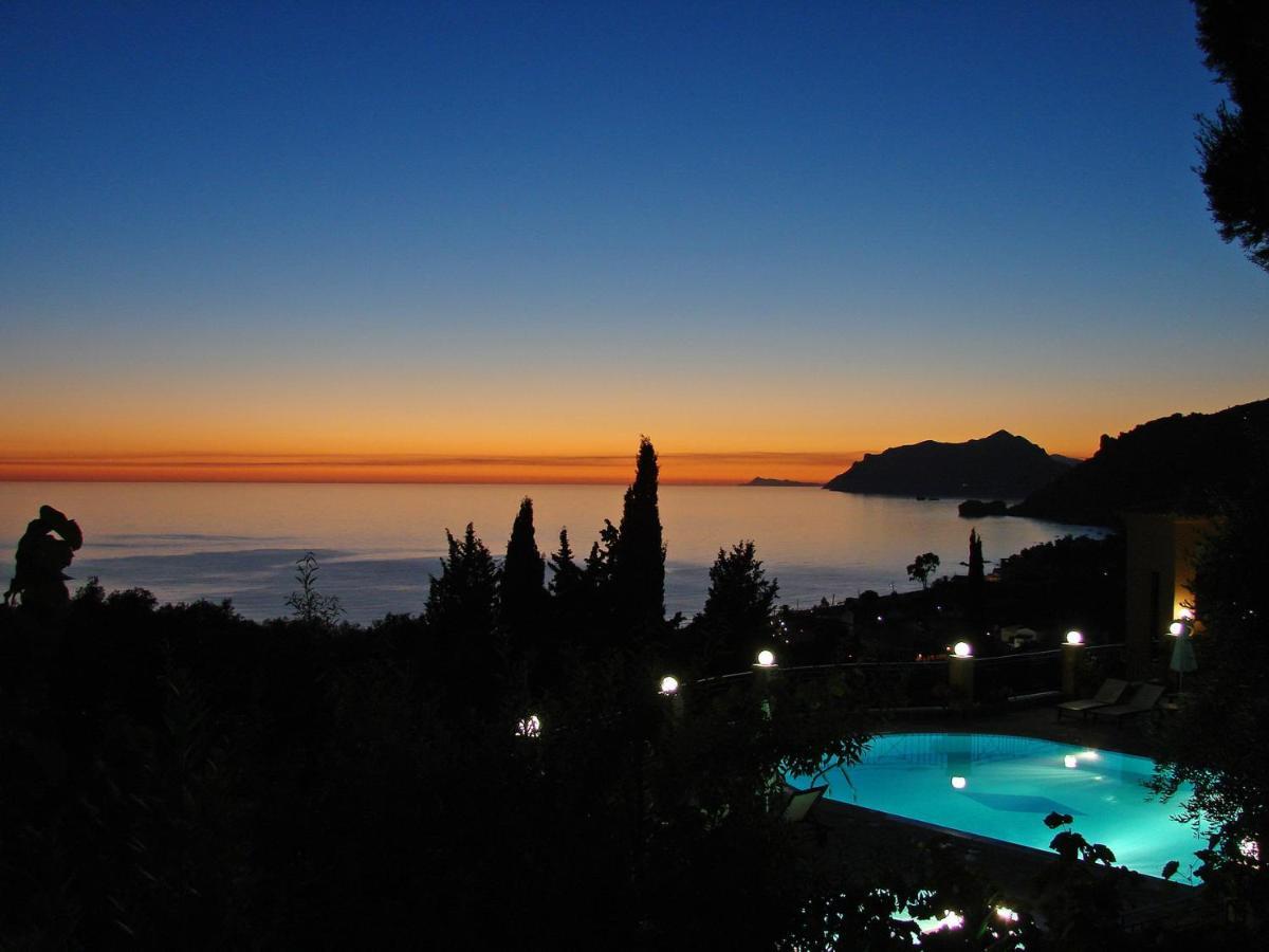 Dina's Paradise Resort 2*