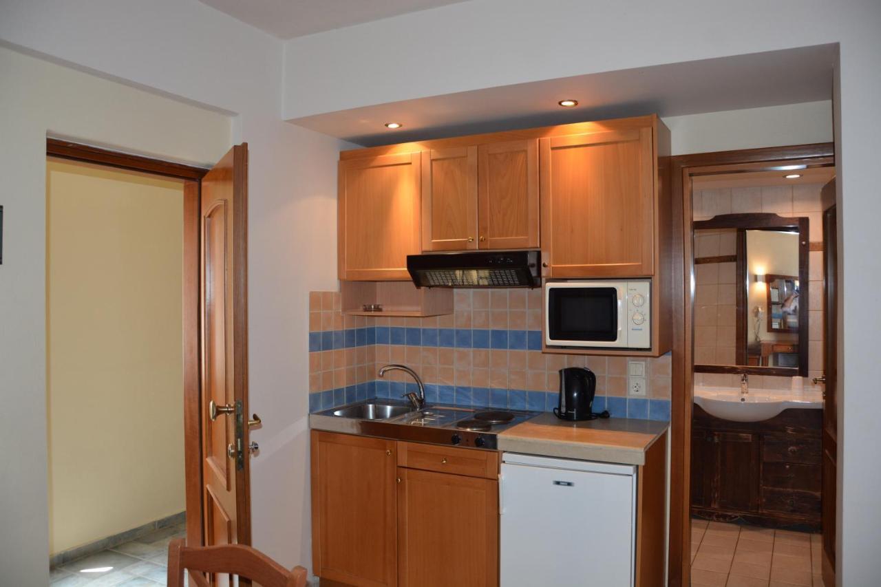 Aparthotel Eleni Beach 3*