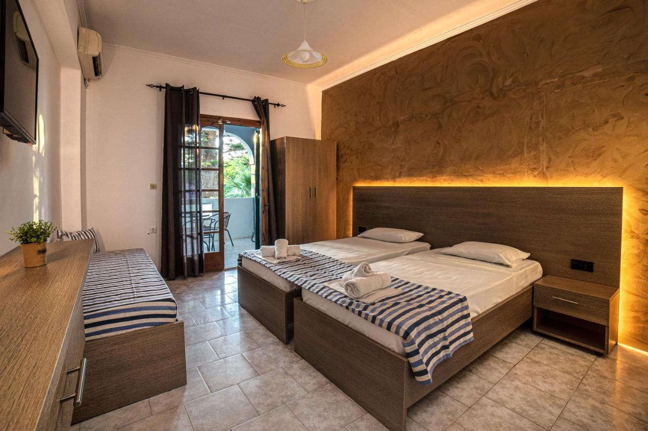 Amarylis Beachfront Studios * Amoudi