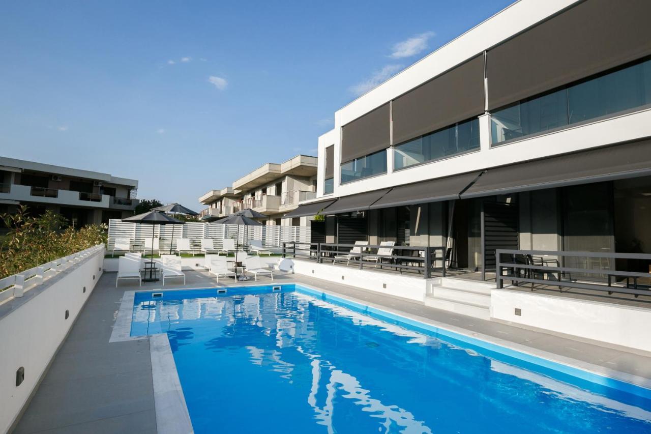 Hotel Isalos *