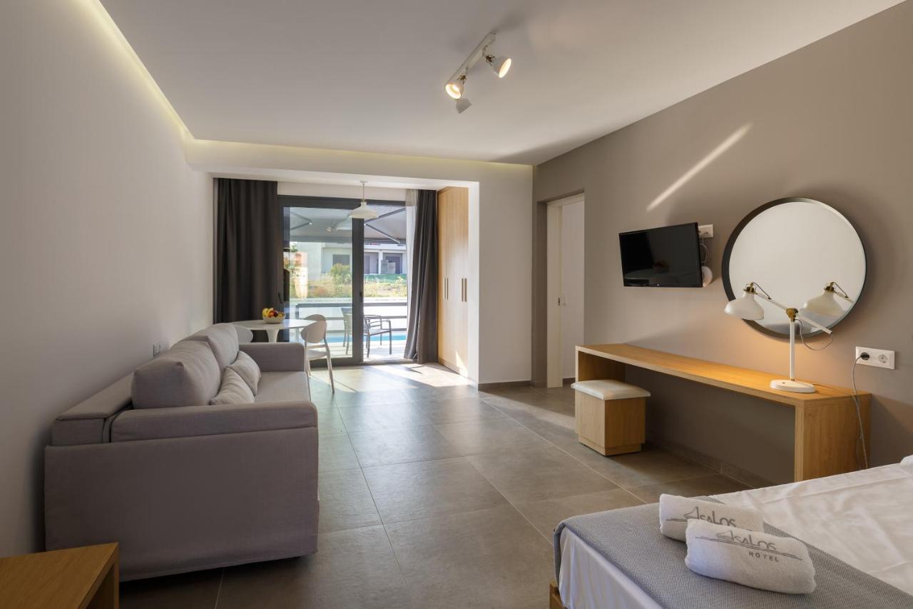 Isalos Hotel *