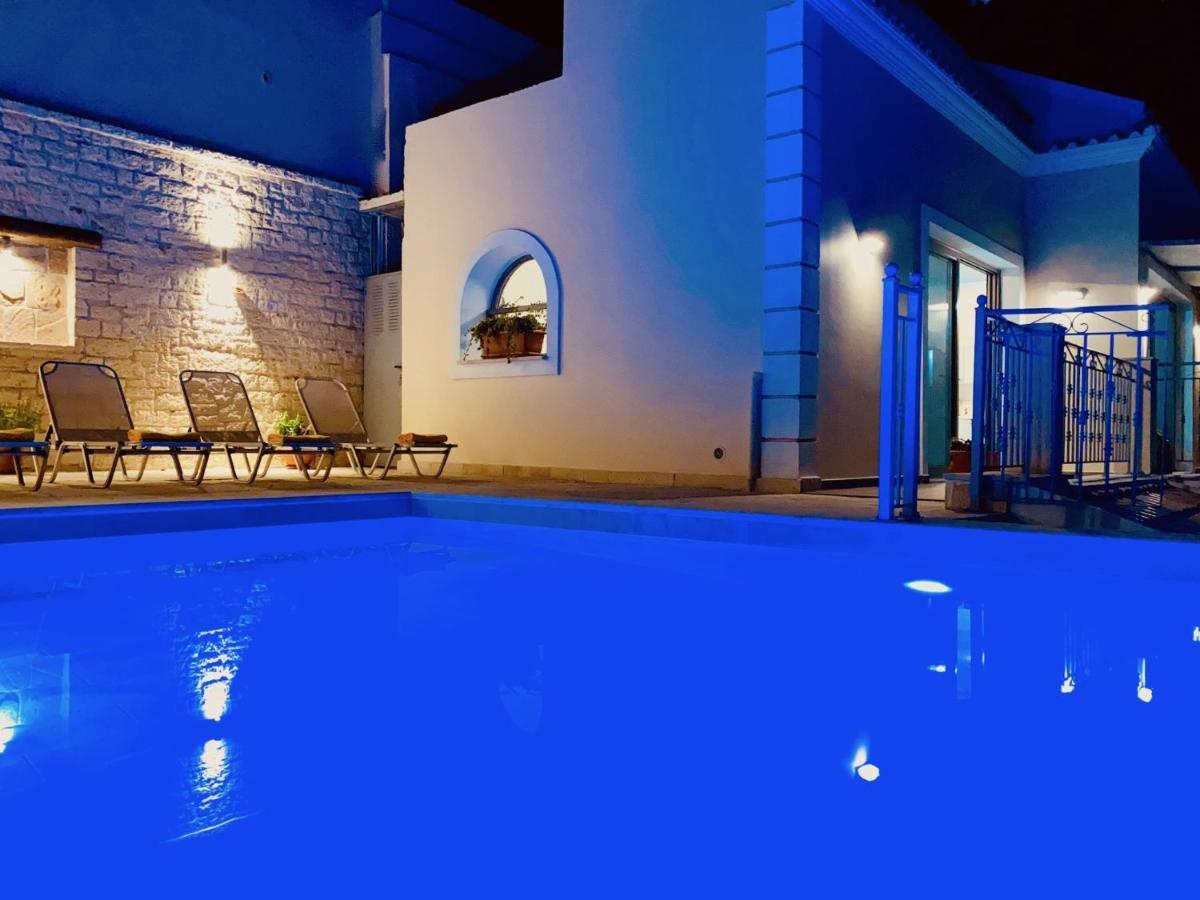 Luxury With Heatable Private Pool By Dadovillas * Kalami (Corfu)