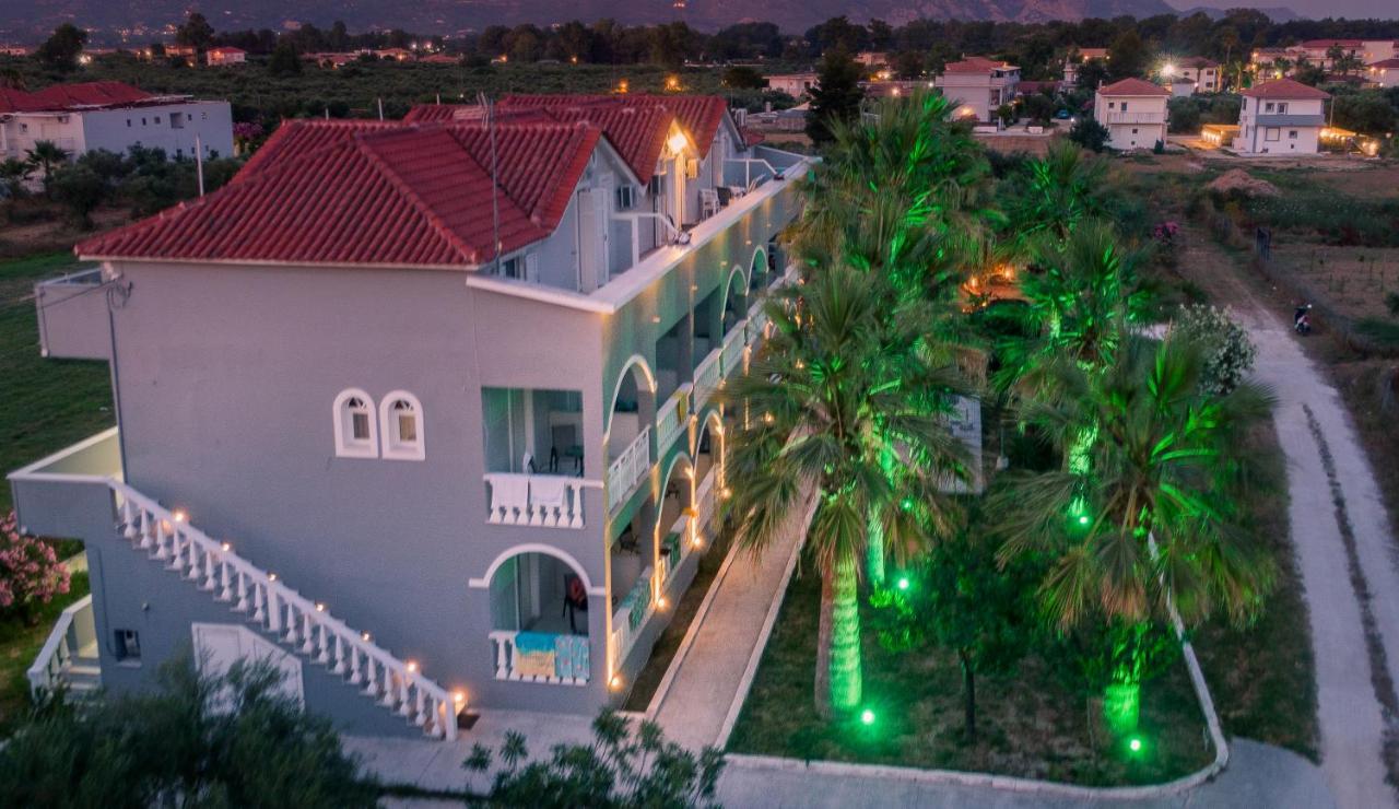 Maui Hotel 2*