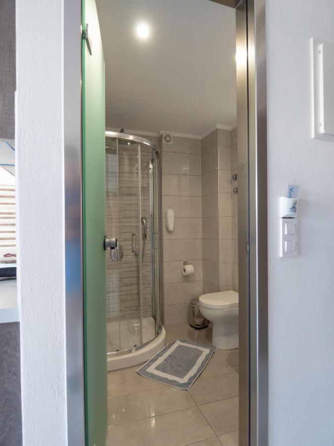 Aristo Apts 3*