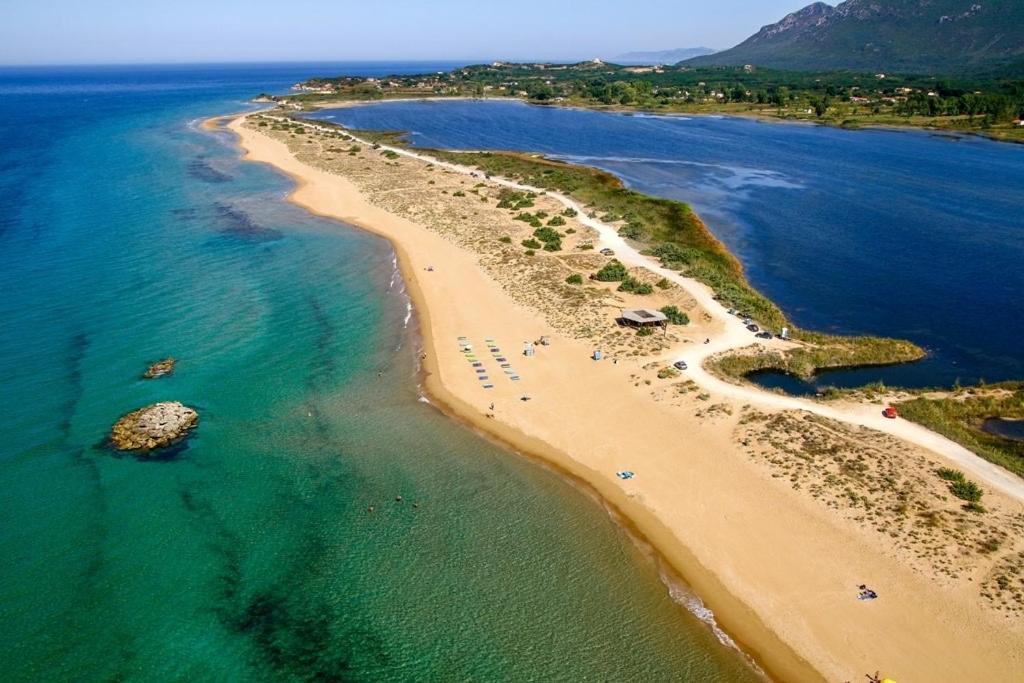 Aparthotel Issos *