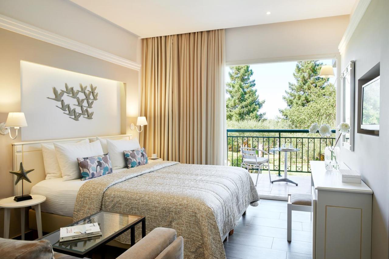 Delfinia Hotel 4*