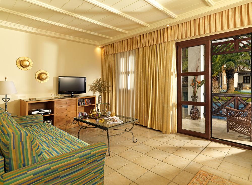 Resort Mitsis Royal Mare