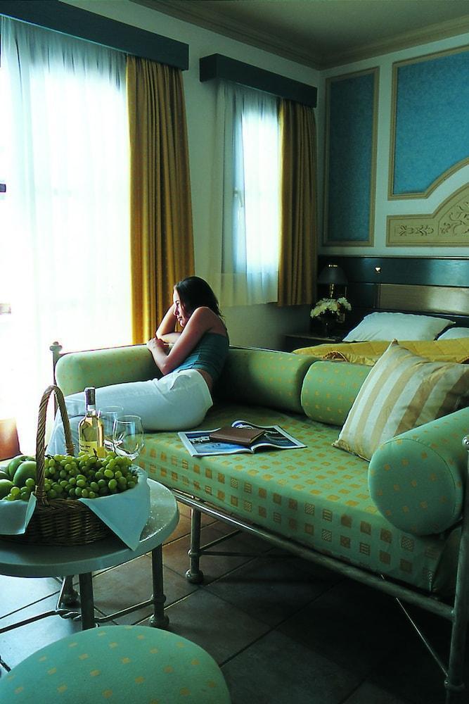 Mitsis Royal Mare 5*