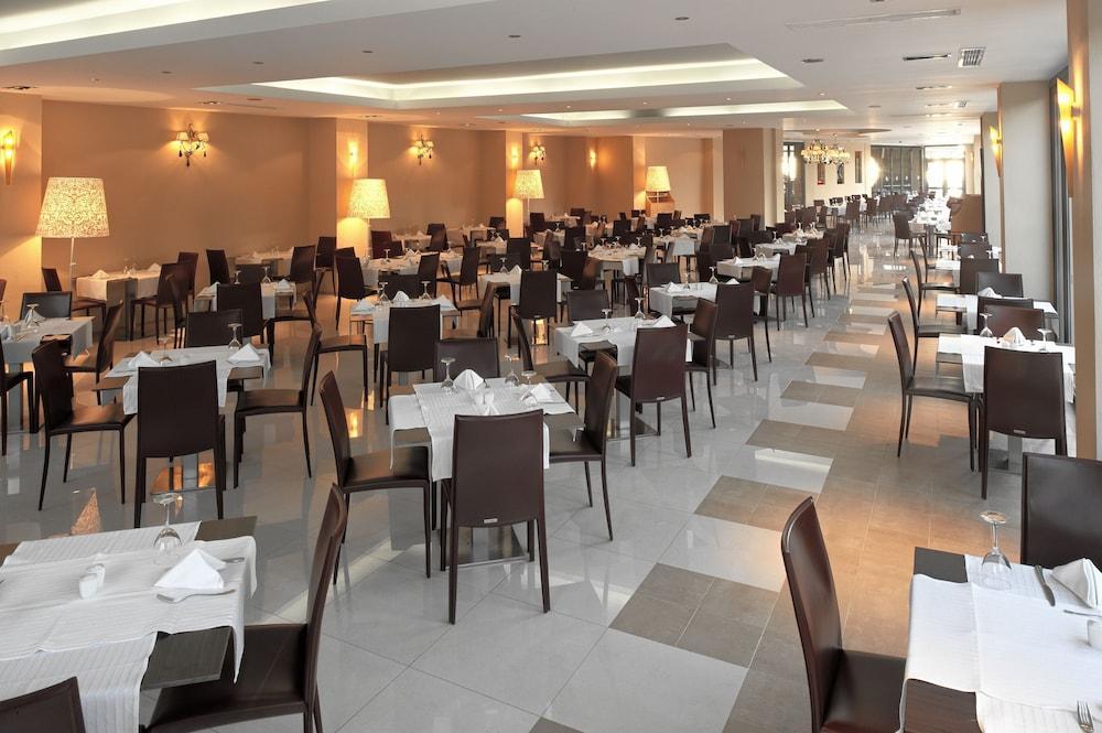 Istion Club & Hotel
