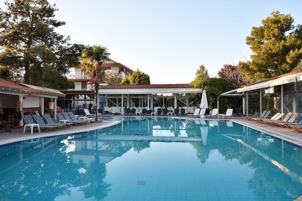 Hotel Four Seasons 3*