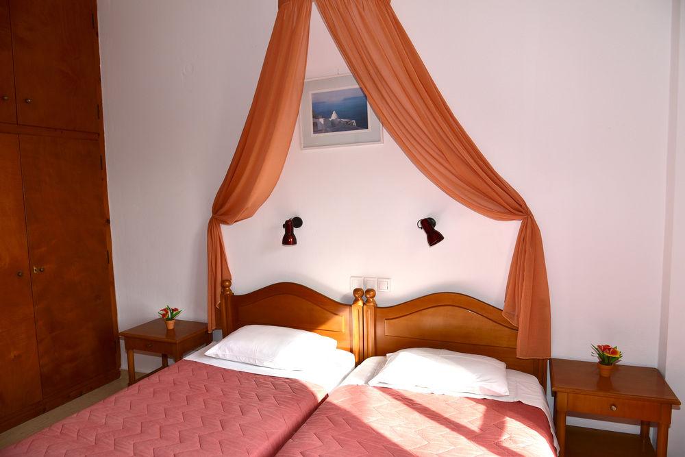 Angira Hotel Kamari (Santorini)