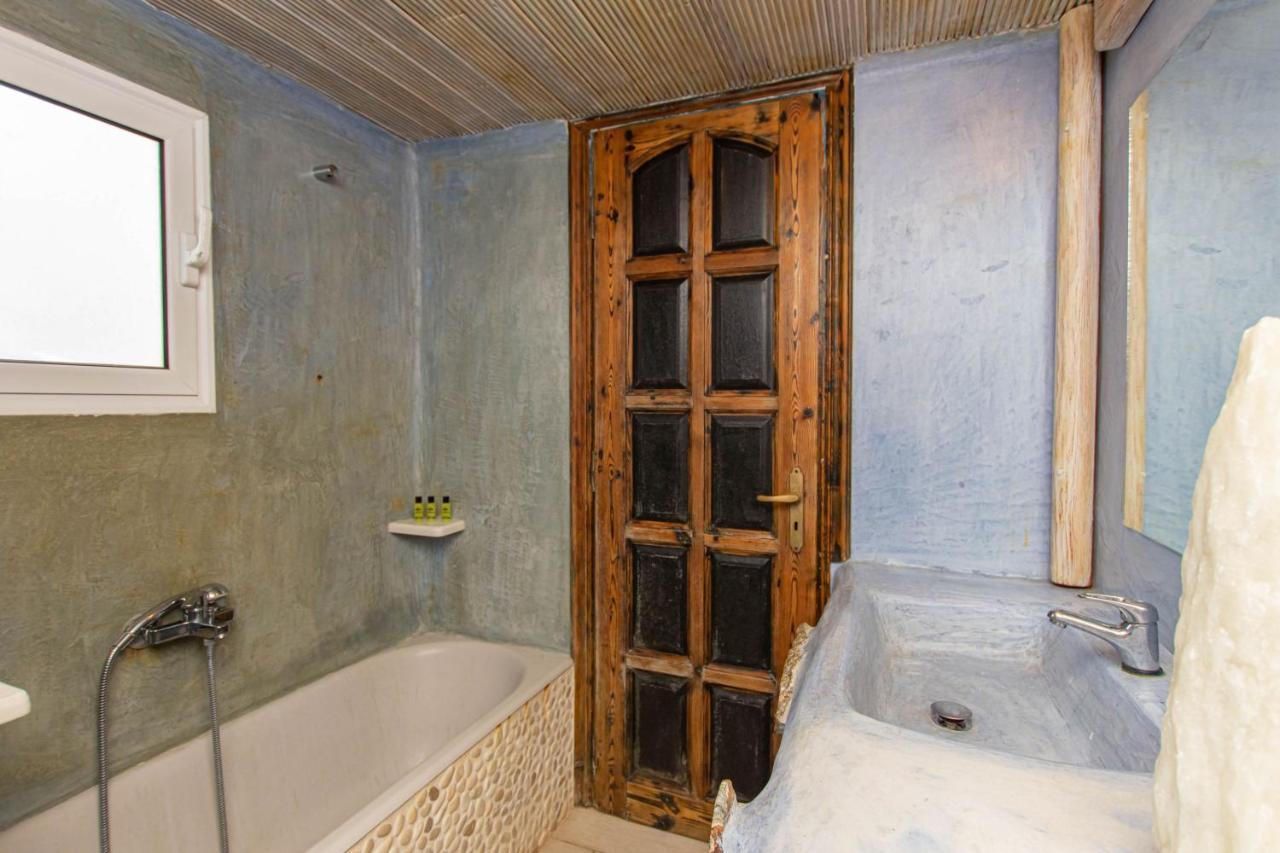 Peristeronas Village Hotel 3*