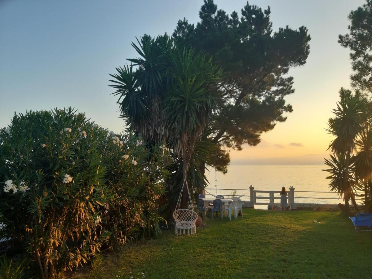 Villa By The Sea - πάνω στη θάλασσα