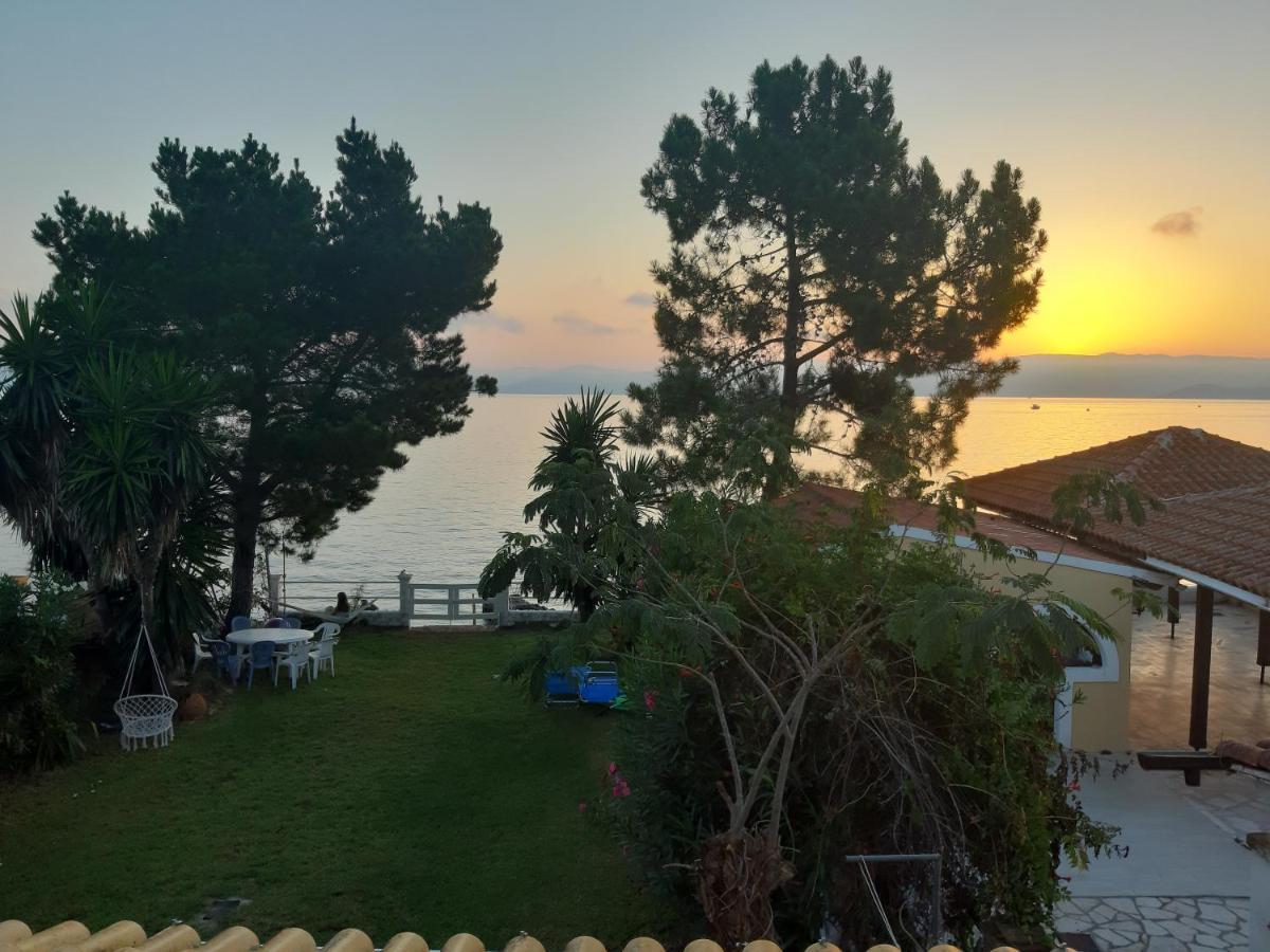 Villa By The Sea - πάνω στη θάλασσα