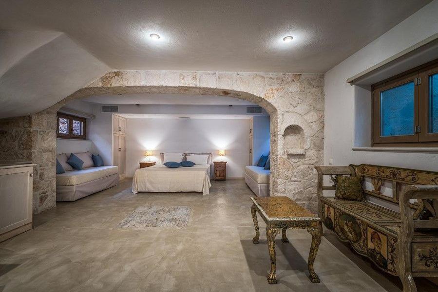 Vilotel Luxury Villaszakynthos Moore Villa 8 Guests - 4 Bed Agios Nikolaos Villa *