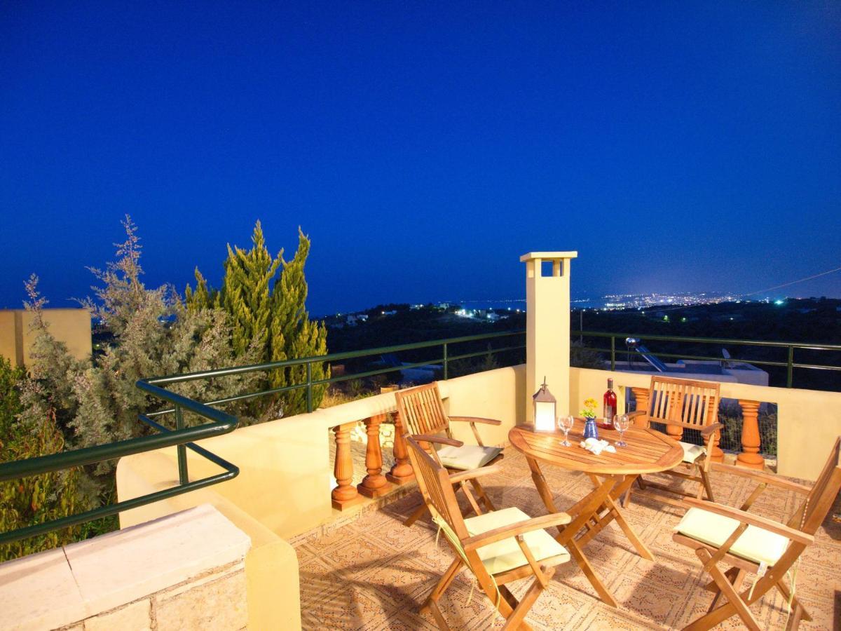 Villa Panos In *