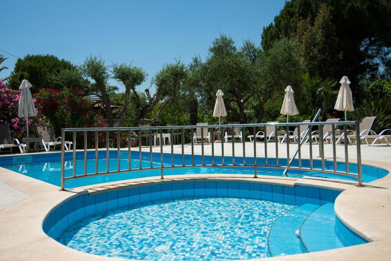 Aparthotel Paradise Vezal *