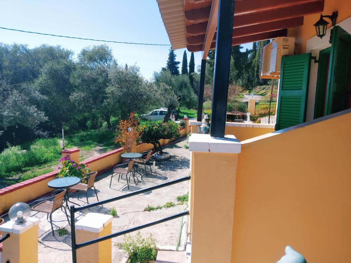 Vassilis Apartment *