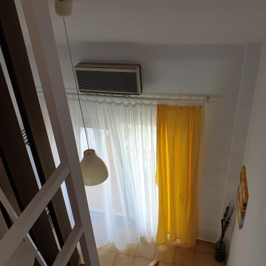 Apartment Amparoudes