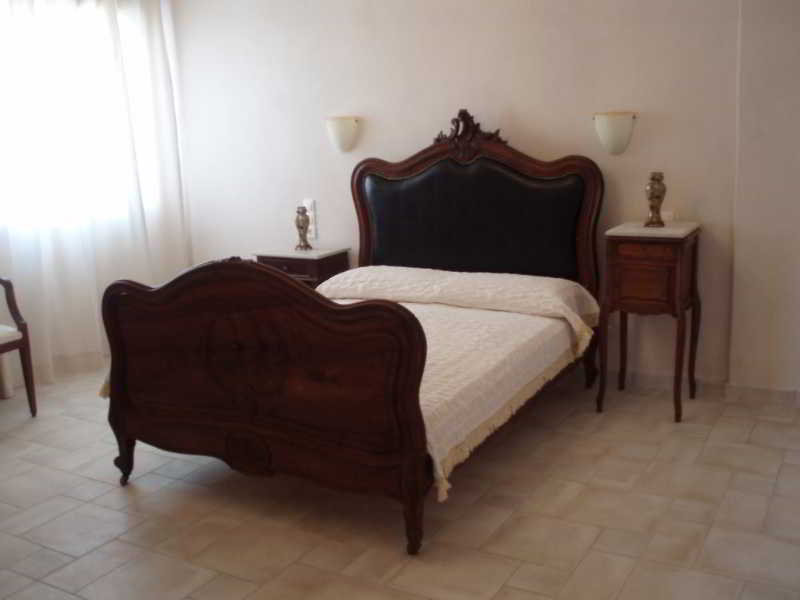 Myrsini 3*