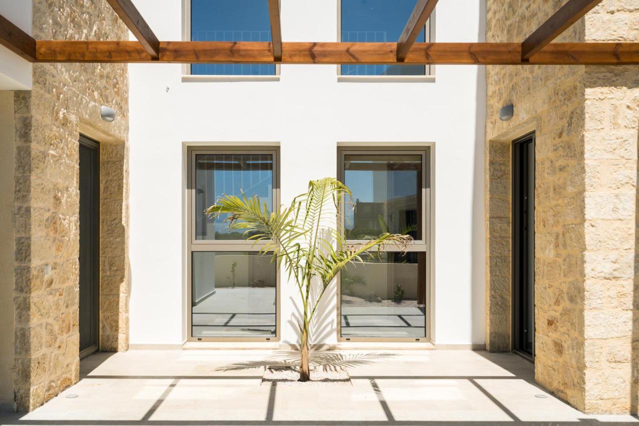 Beachfront Nymphes Aigli, Brand New With Pool, Children Area & Bbq * Skaleta