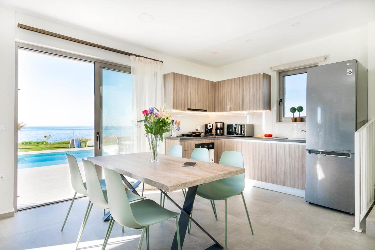 Villa Beachfront Nymphes Aigli, Brand New With Pool, Children Area & Bbq Skaleta