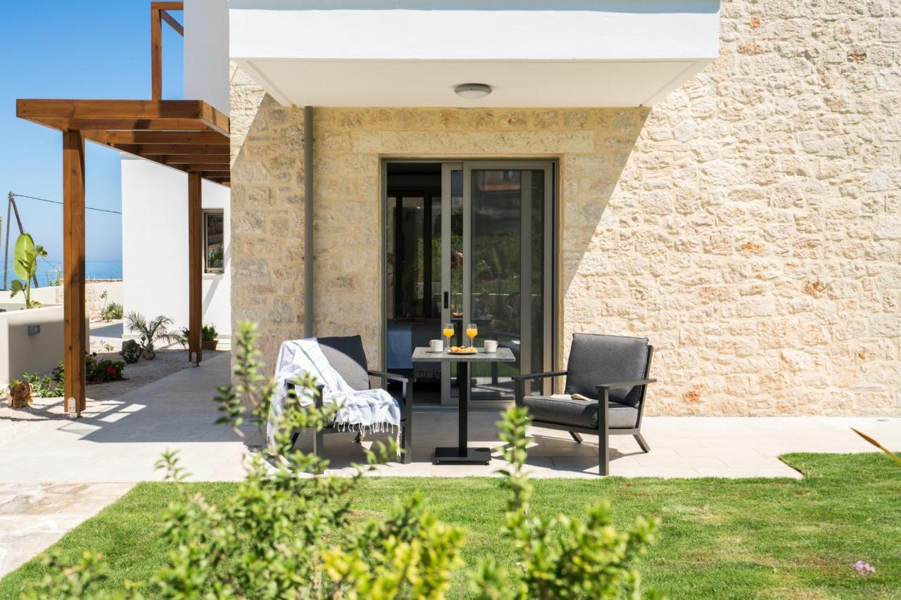 Villa Beachfront Nymphes Aigli, Brand New With Pool, Children Area & Bbq