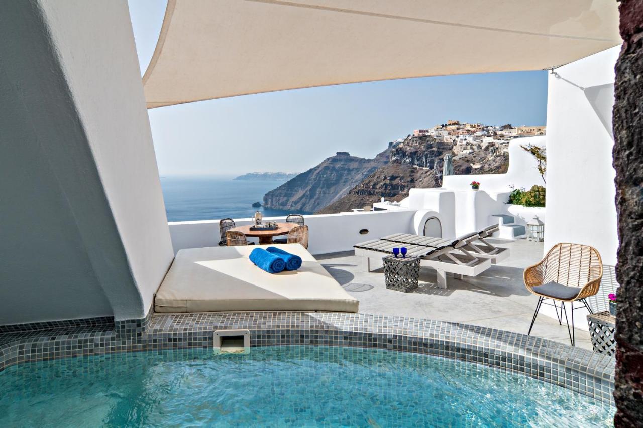 Villa Revelis & Canava Fira (Santorini)